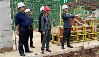 向誠(chéng)、石鎮(zhèn)槐暗訪工程項(xiàng)目建設(shè)和企業(yè)運(yùn)營(yíng)管理工作